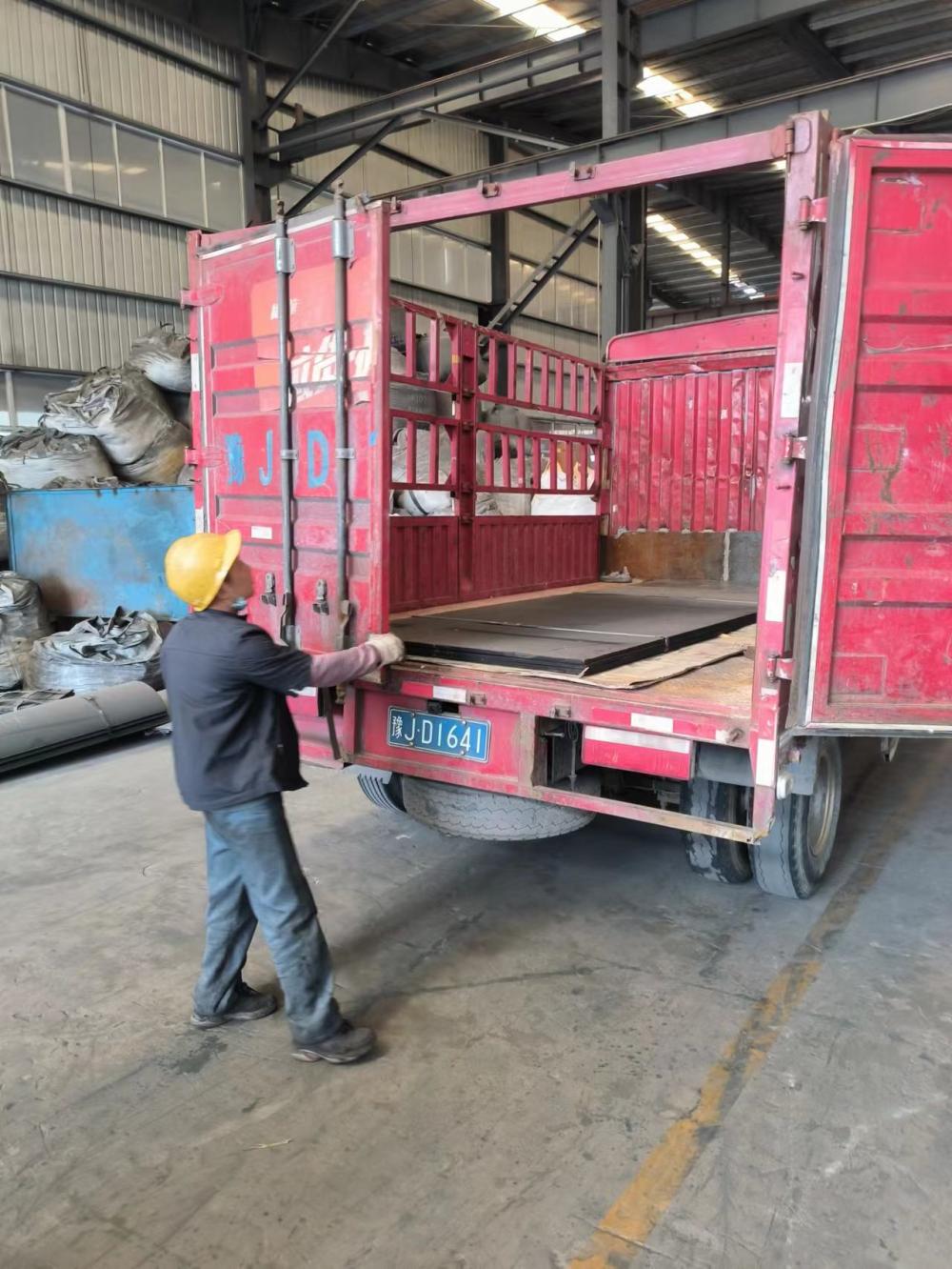 河北碳化铬耐磨板明弧焊耐磨板