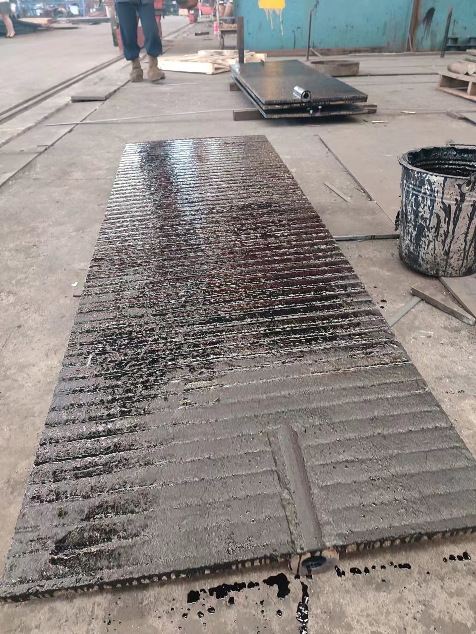 河北耐磨钢板8+8