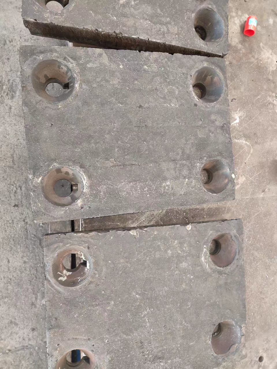 河北七种碳化铬堆焊耐磨钢板的加工方式