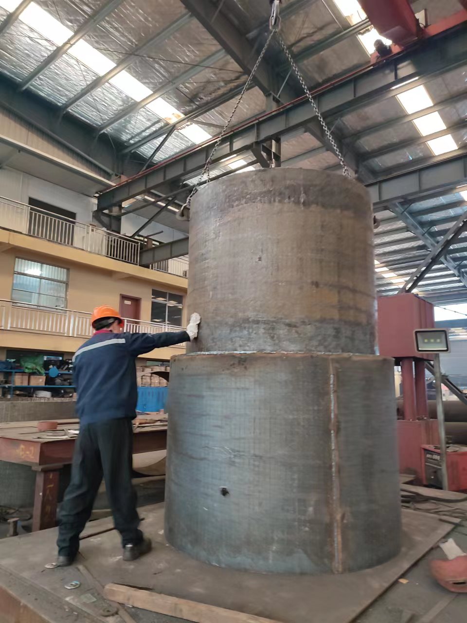 河北碳化铬耐磨料仓 碎玻璃料仓 堆焊耐磨钢板