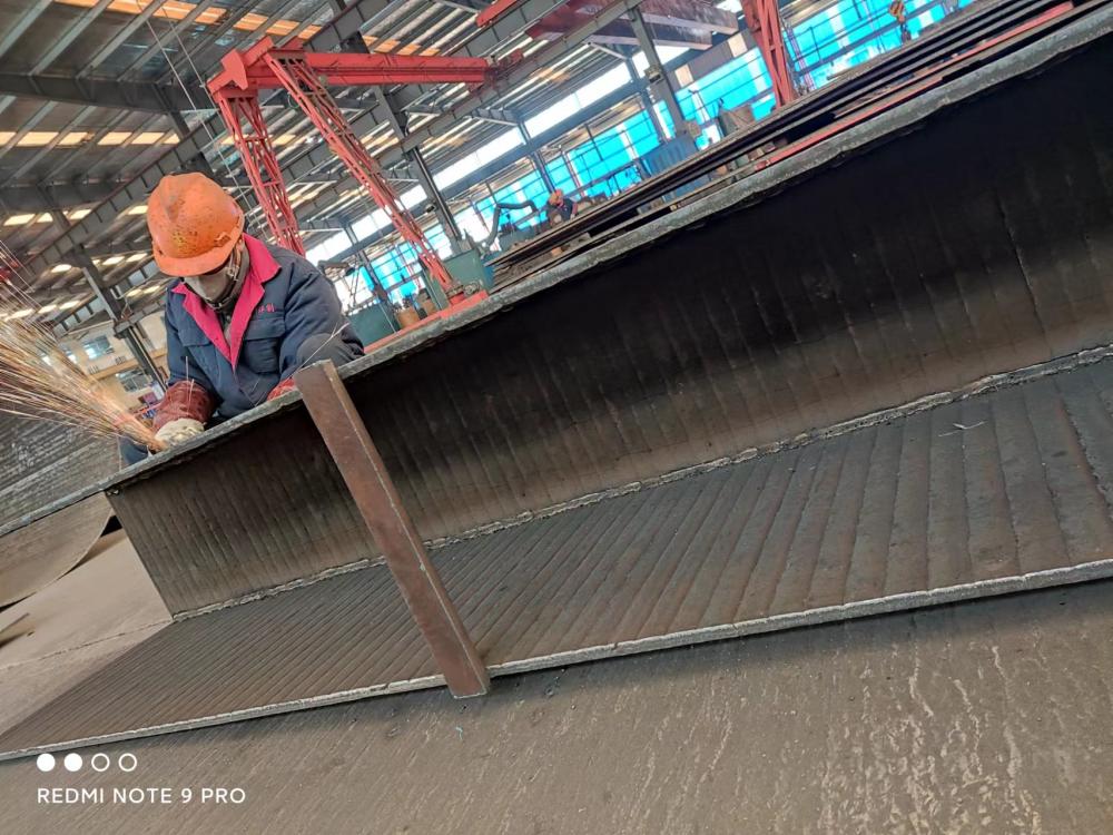 河北堆焊耐磨板溜槽，溜槽衬板