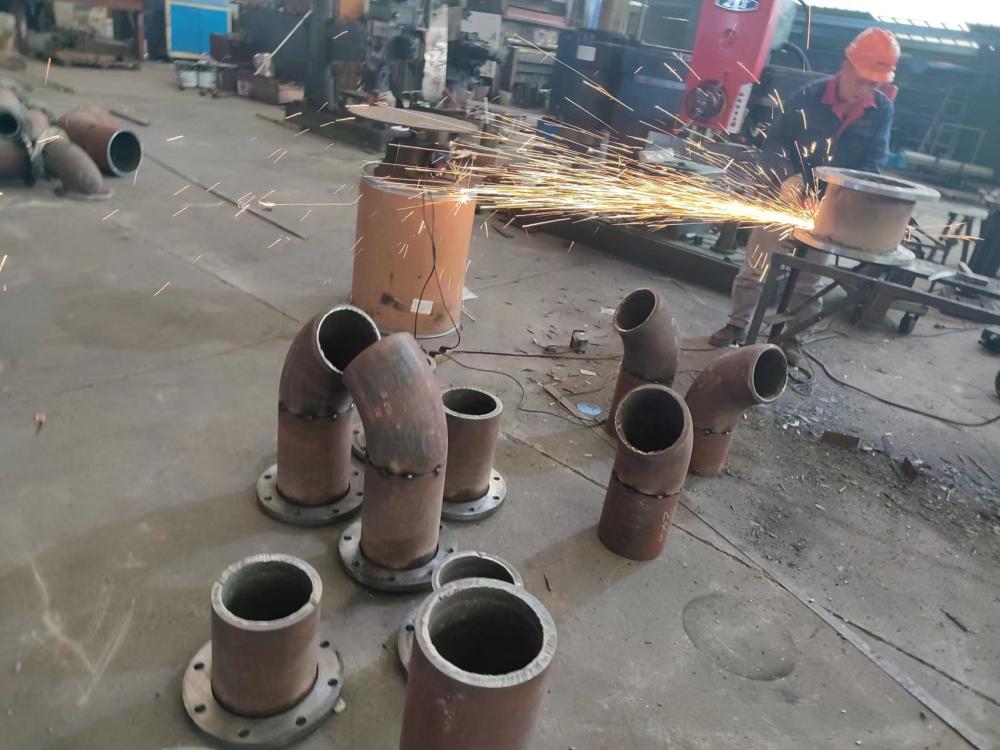 河北8+4耐磨管，堆焊耐磨管