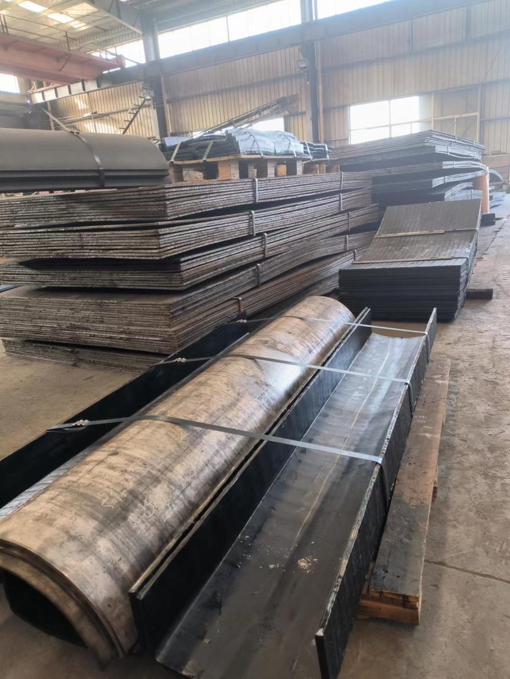 河北堆焊耐磨板切割，打孔，压弧