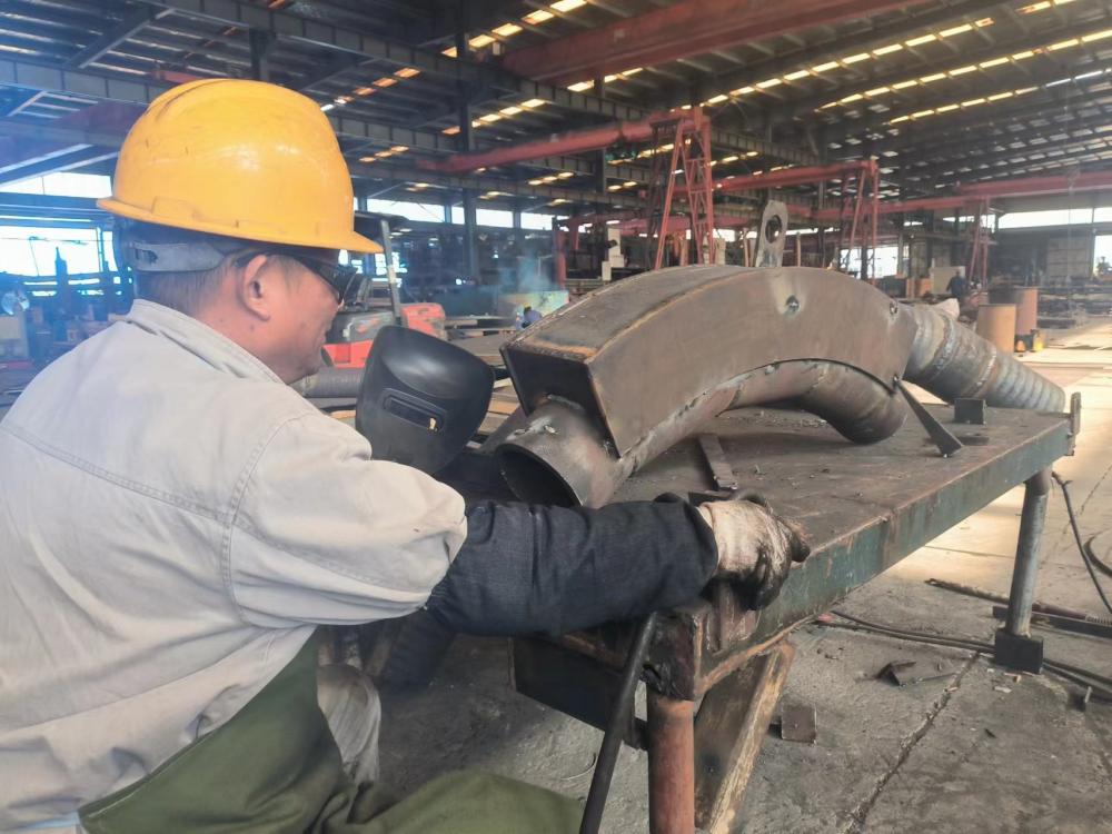 河北堆焊耐磨弯头，耐磨弯头